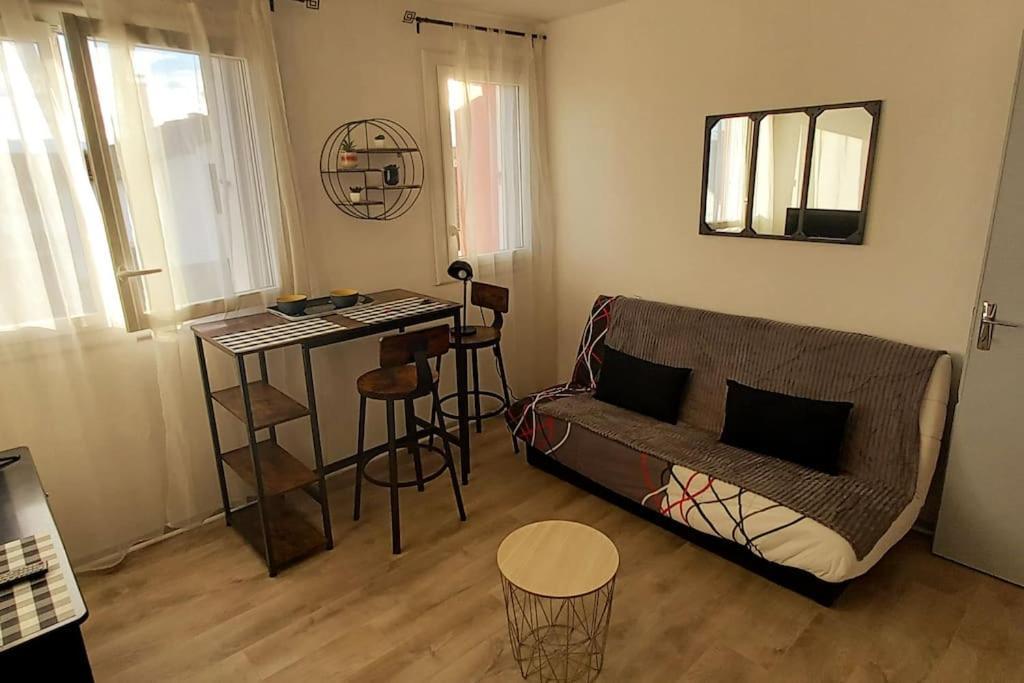 Apartament Petit Cocon Tarbais -Wifi-Parking Tarbes Zewnętrze zdjęcie